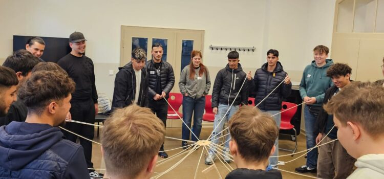 Teambuilding mit BeoNetzwerk: Die 2BFE1/1 festigt ihren Zusammenhalt Teambuilding mit BeoNetzwerk: Die 2BFE1/1 festigt ihren Zusammenhalt