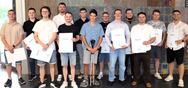 Zeugnisfeier der Technikerschule, des Technischen Berufskollegs und der Berufsfachschule Zeugnisfeier der Technikerschule, des Technischen Berufskollegs und der Berufsfachschule